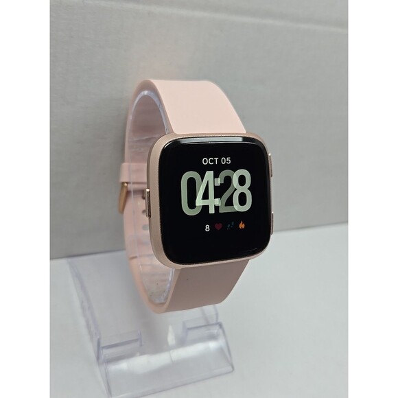 Fitbit Versa FB504 Smartwatch Fitness Heart Rate Bluetooth Activity W/ Charger - Picture 3 of 11